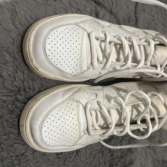 Nike Air Force One - Picture 3 of 3